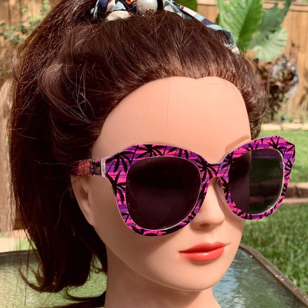 Women’s Pink Oversized Sunglasses